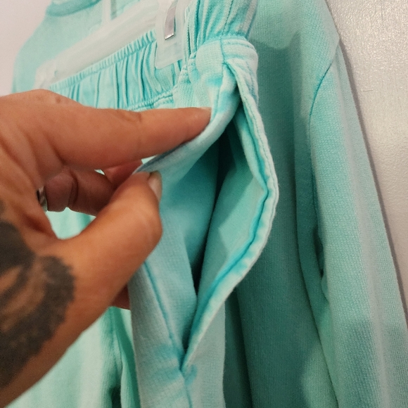 BNWT Girls size med track suit. - Picture 7 of 11